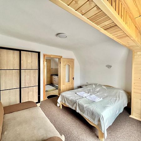 Хатинка Hotel Yaremche Bagian luar foto