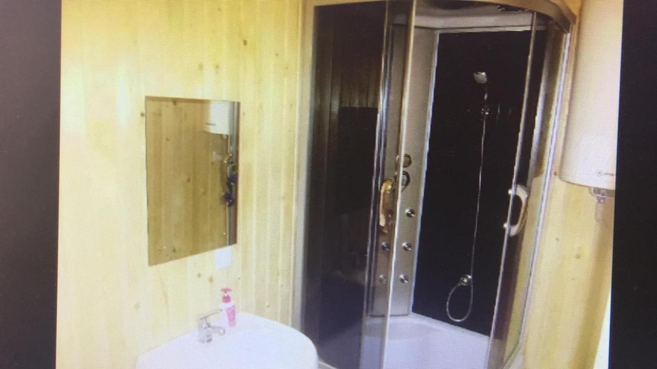 Хатинка Hotel Yaremche Bagian luar foto