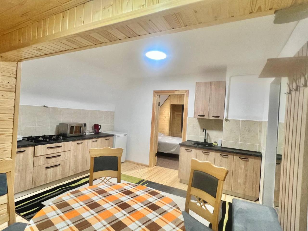 Хатинка Hotel Yaremche Bagian luar foto