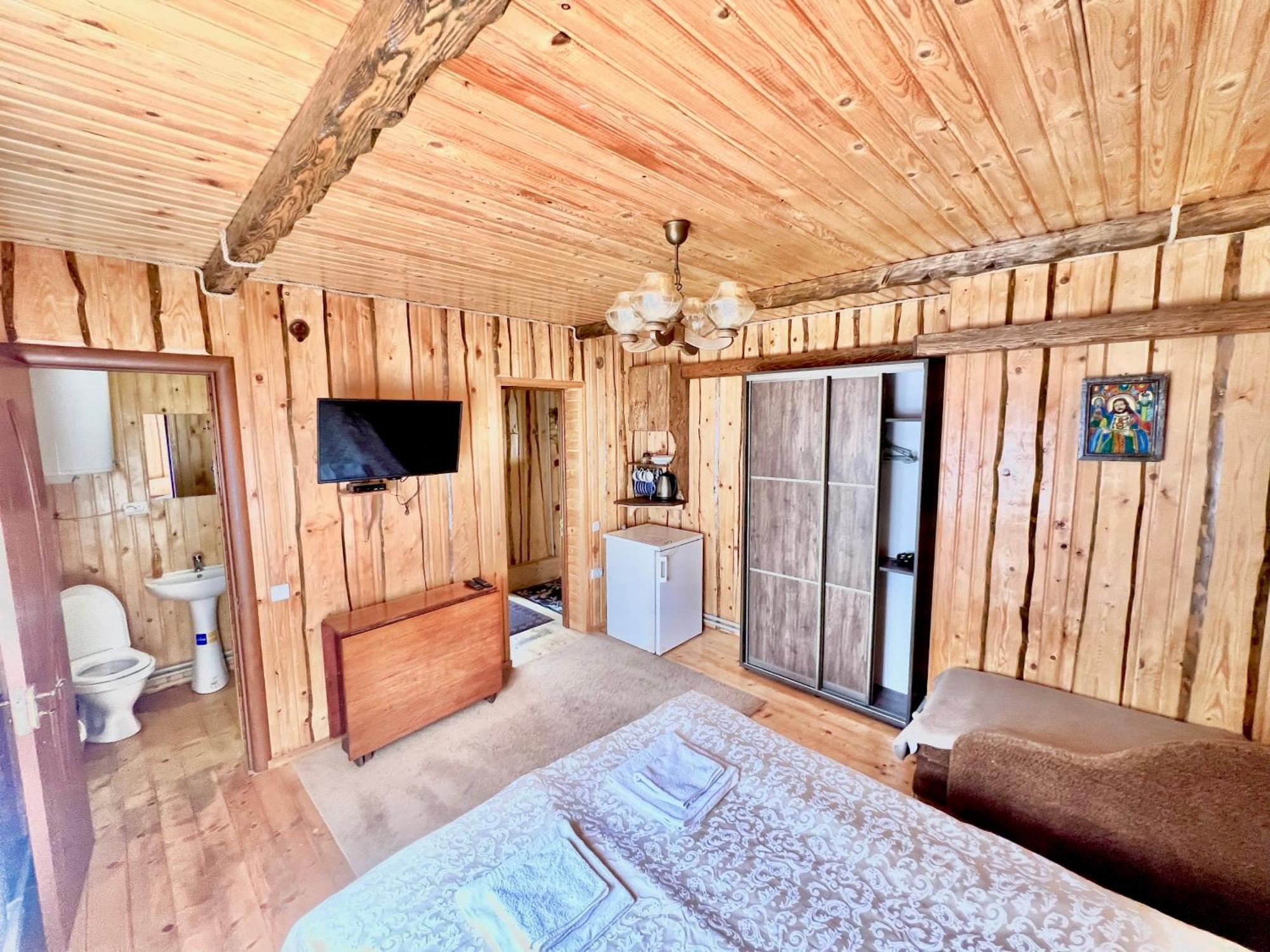 Хатинка Hotel Yaremche Bagian luar foto