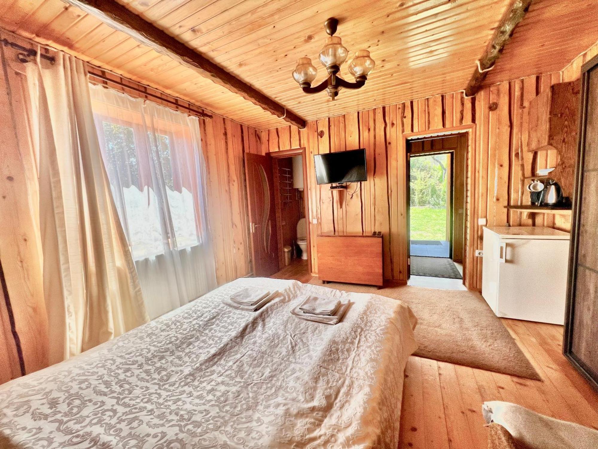 Хатинка Hotel Yaremche Bagian luar foto
